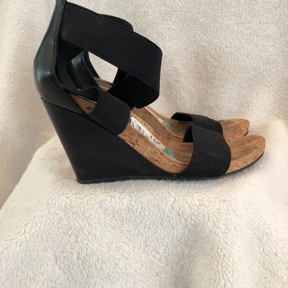 Black Wedges WORN ONCE - Picture 4 of 4